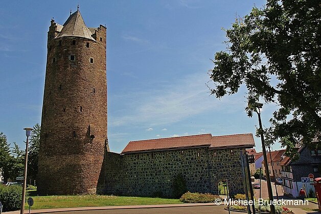 Grauer Turm Fritzlar_Foto-Michael-Brueckmann